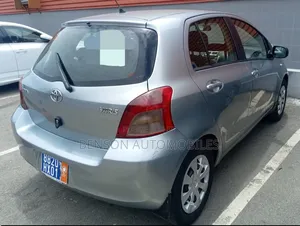 Toyota Yaris 2004 Gris