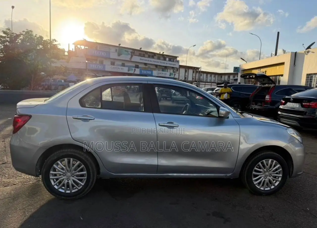 Suzuki Dzire 2024 Gris