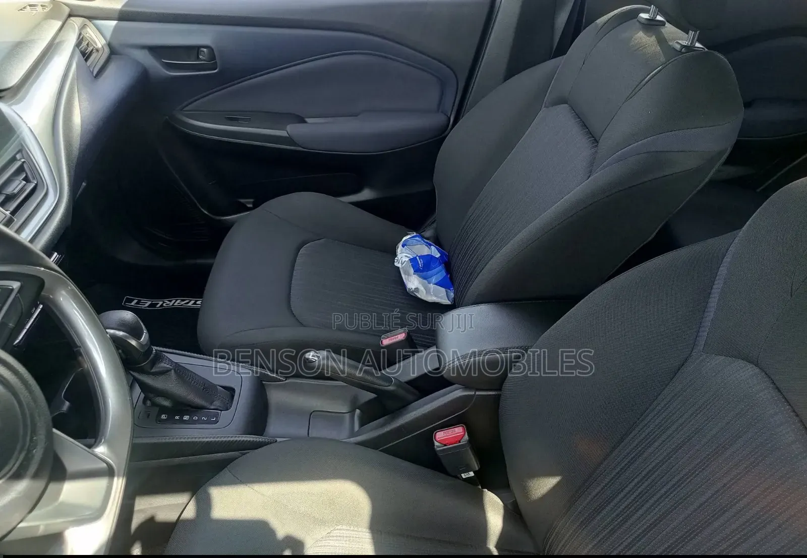 Toyota Starlet 2024 Bleu