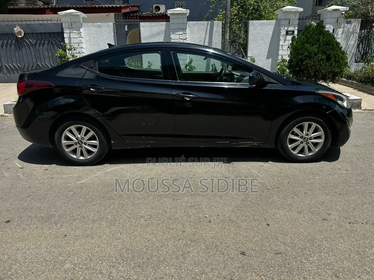 Hyundai Elantra Limited Sedan FWD (1.8L 4cyl 6A) 2016 Noir