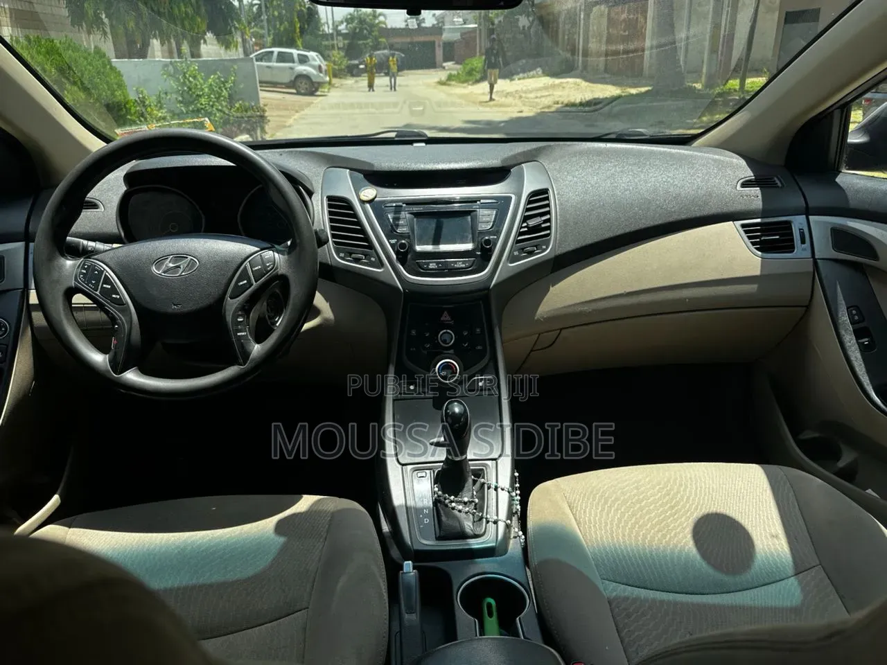Hyundai Elantra Limited Sedan FWD (1.8L 4cyl 6A) 2016 Noir