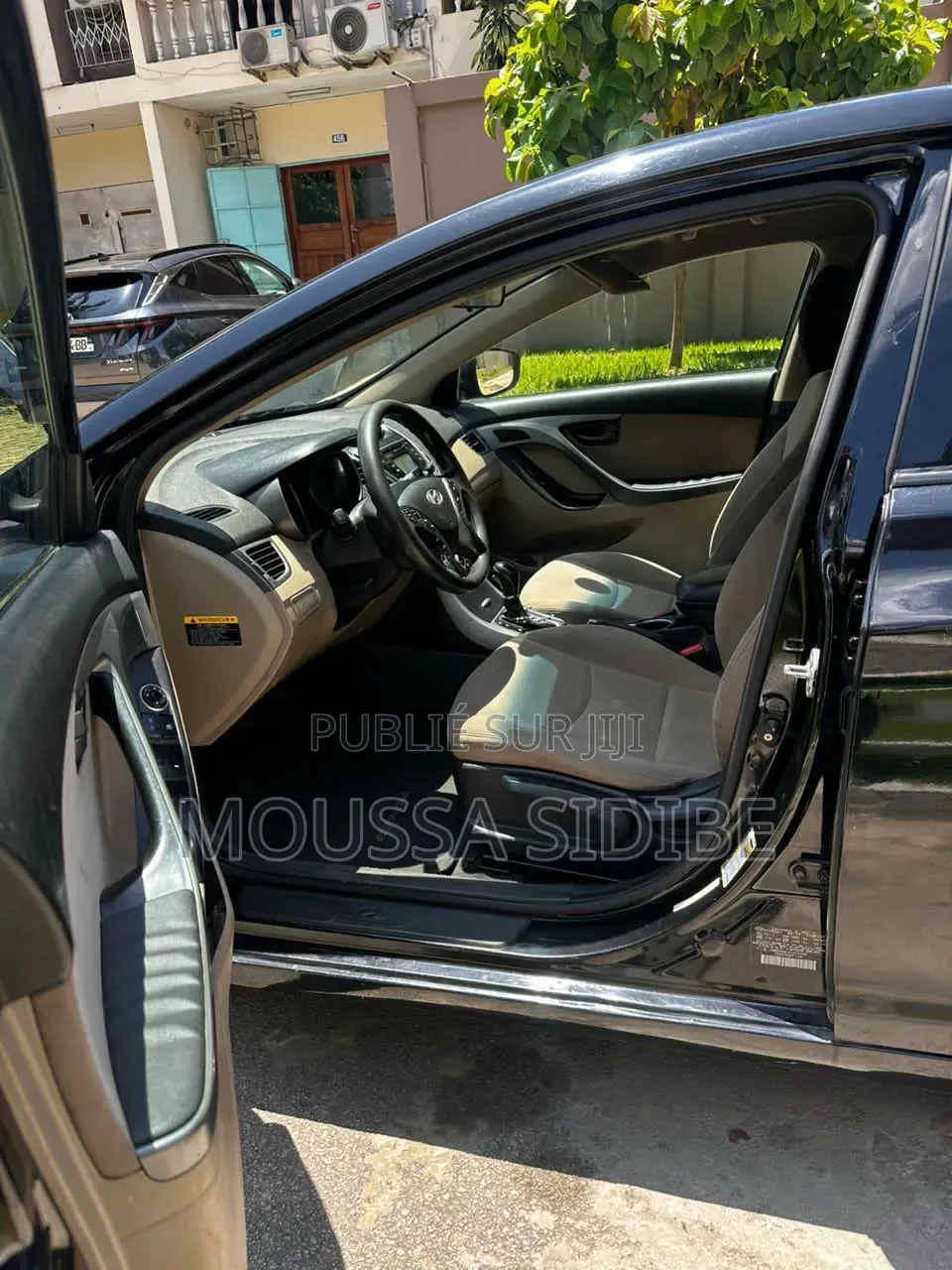 Hyundai Elantra Limited Sedan FWD (1.8L 4cyl 6A) 2016 Noir