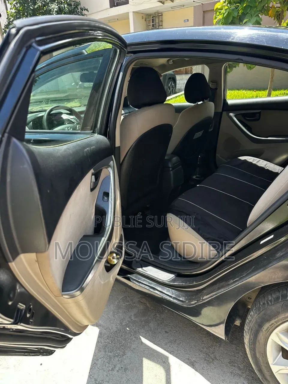 Hyundai Elantra Limited Sedan FWD (1.8L 4cyl 6A) 2016 Noir