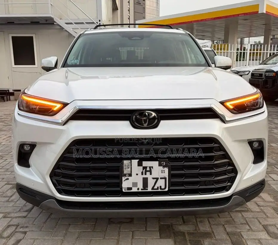 Toyota Corolla Hybrid XLE 2025 Blanc