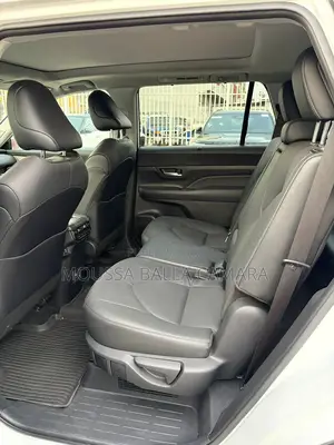 Toyota Corolla Hybrid XLE 2025 Blanc