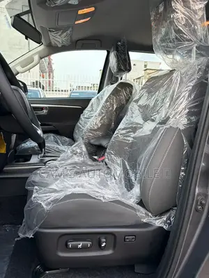 Nouveau Toyota Fortuner 2025 Gris