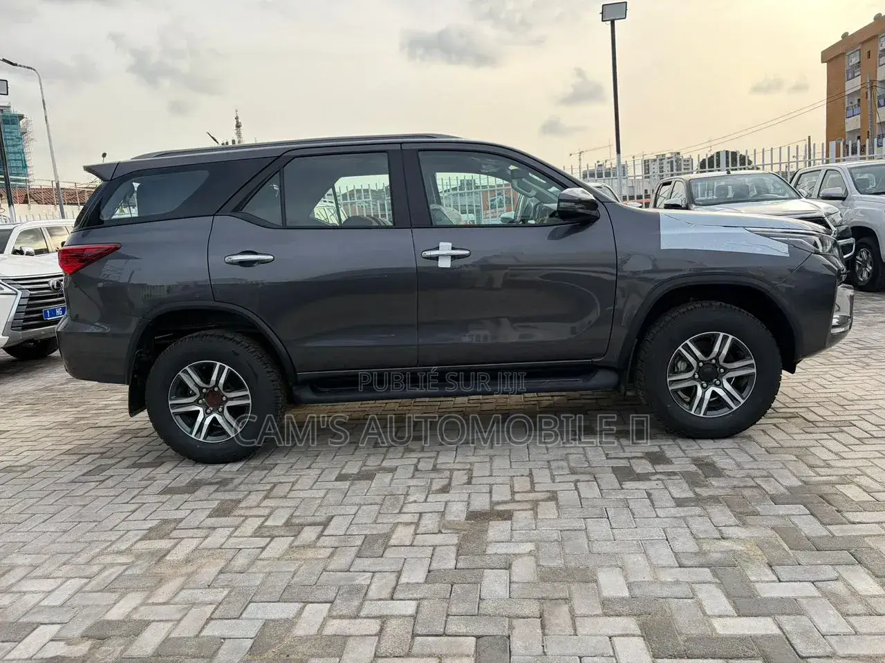 Nouveau Toyota Fortuner 2025 Gris