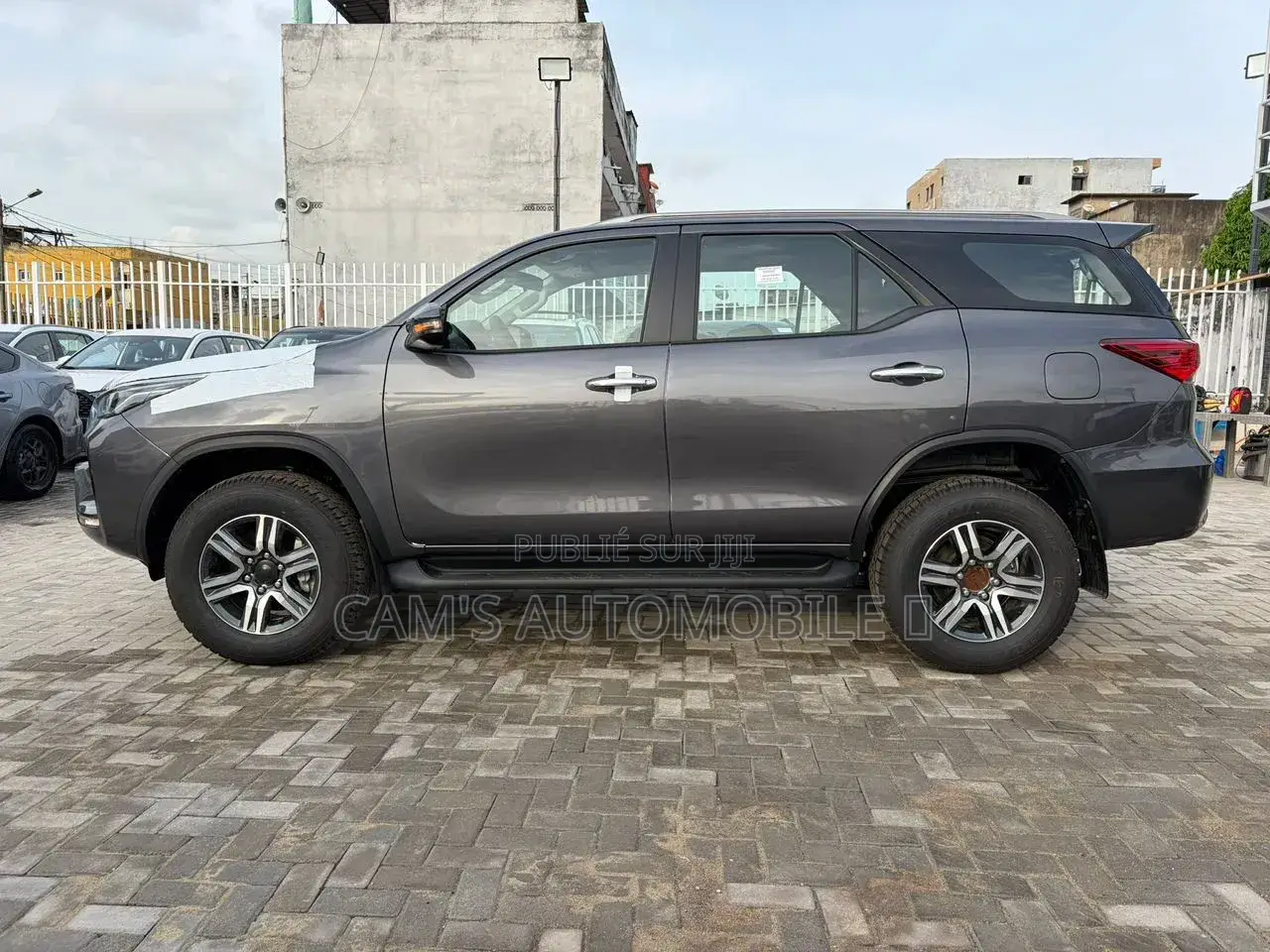 Nouveau Toyota Fortuner 2025 Gris