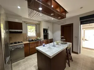4chbre Duplex dans Francis Gweh, Cocody à Louer