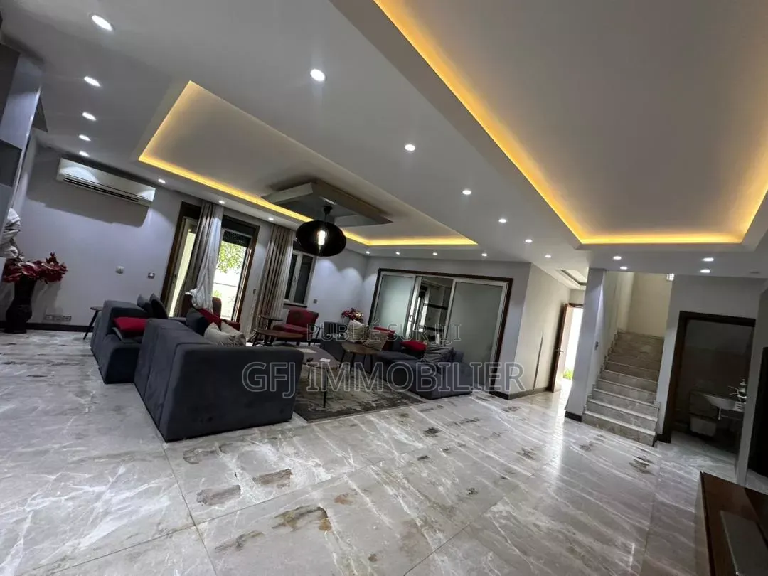 4chbre Duplex dans Francis Gweh, Cocody à Louer