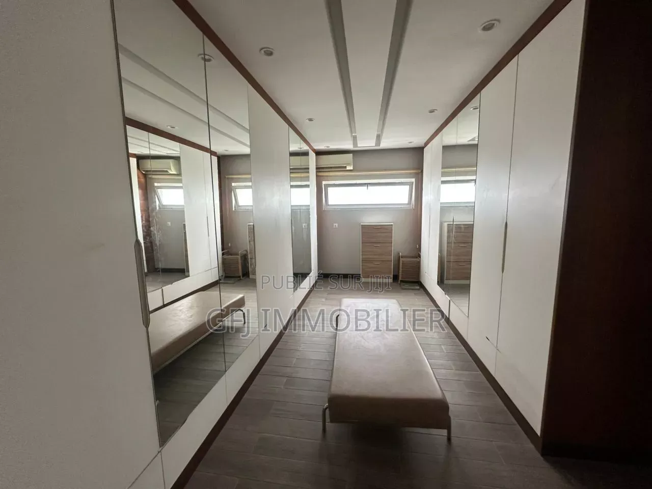 4chbre Duplex dans Francis Gweh, Cocody à Louer