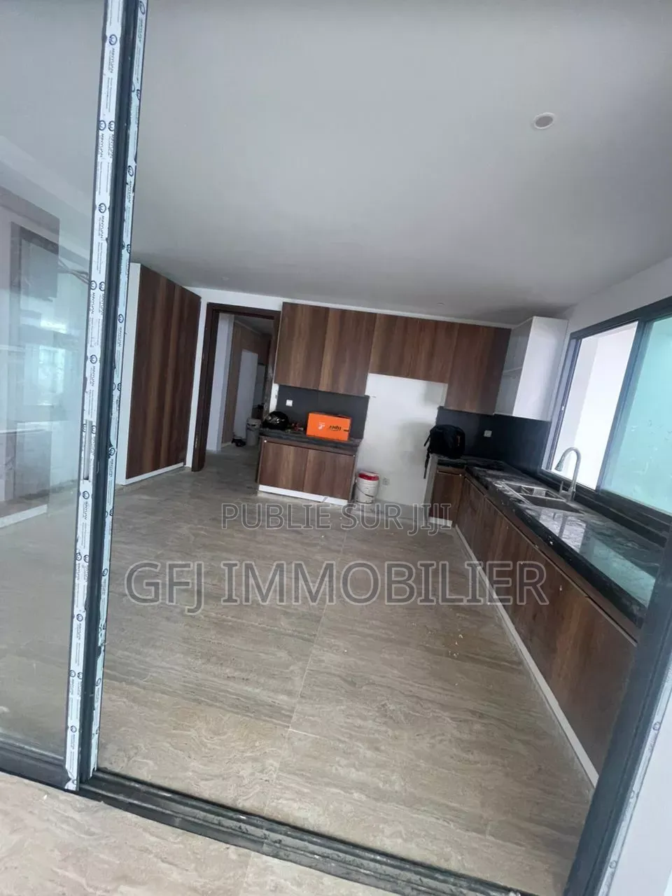 5chbre Duplex dans Francis Gweh, Cocody à Louer