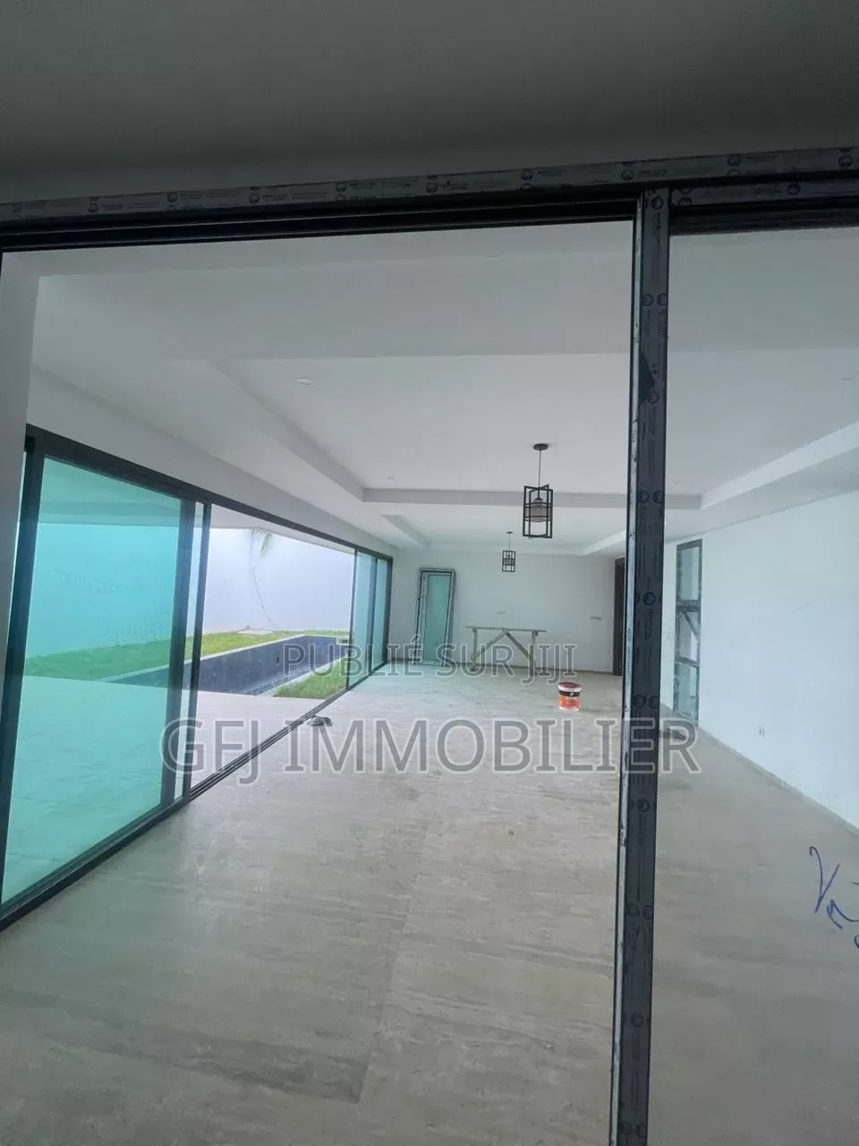 5chbre Duplex dans Francis Gweh, Cocody à Louer