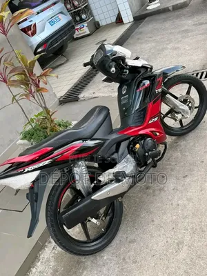 Nouveau TVS Rockz 125 2025 Rouge