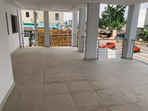 8chbre Duplex dans Francis Gweh, Cocody à Louer