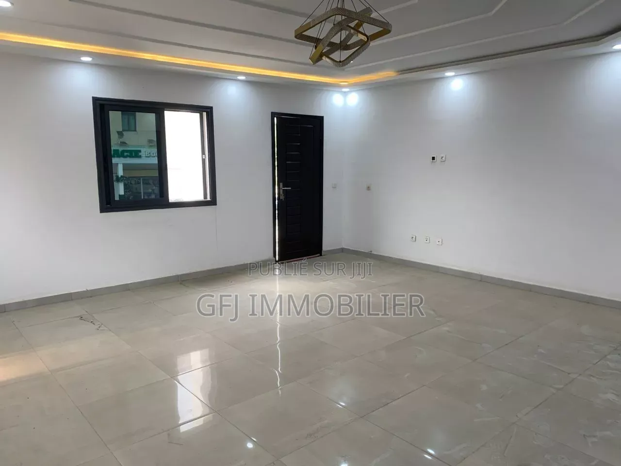 8chbre Duplex dans Francis Gweh, Cocody à Louer