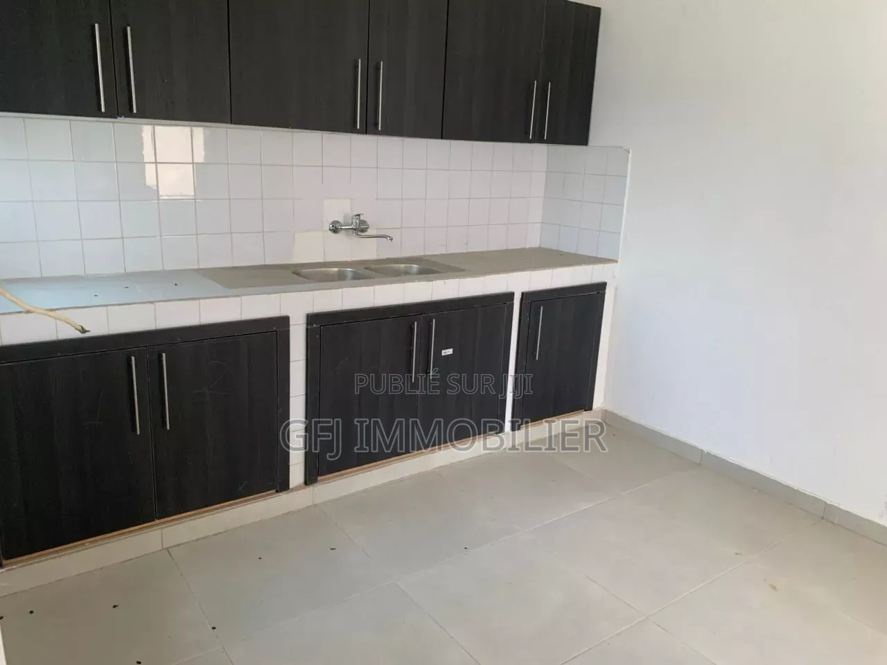 8chbre Duplex dans Francis Gweh, Cocody à Louer
