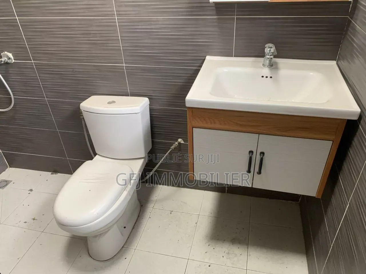 8chbre Duplex dans Francis Gweh, Cocody à Louer