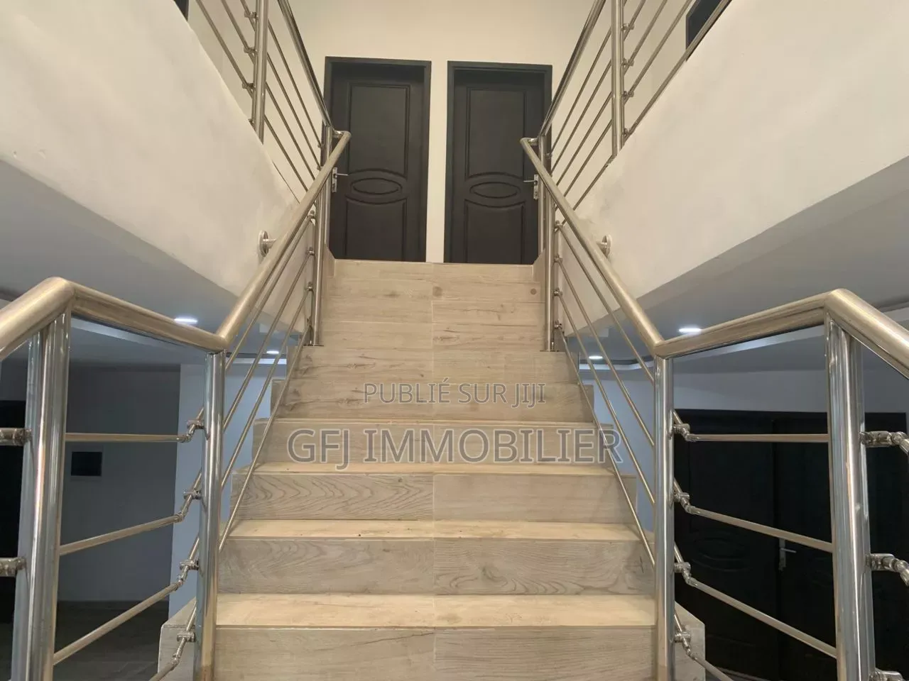8chbre Duplex dans Francis Gweh, Cocody à Louer