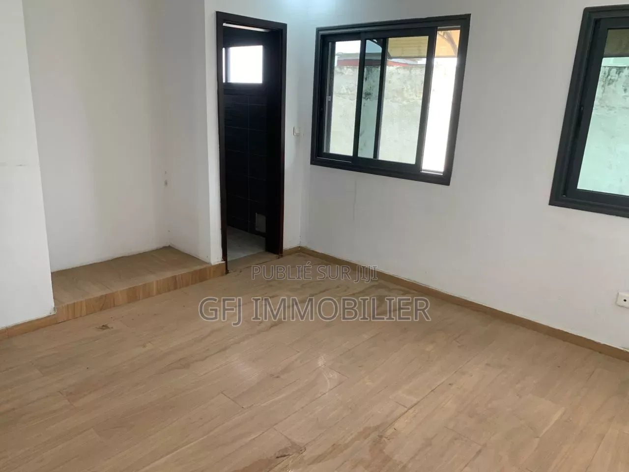 8chbre Duplex dans Francis Gweh, Cocody à Louer