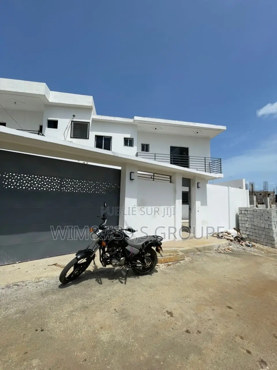 4chbre Villa dans Wims, Bingerville à Vendre