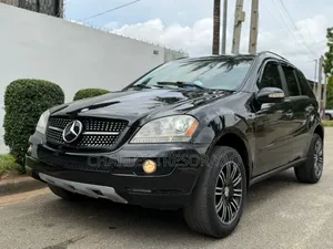 Mercedes-Benz M Class ML 350 AWD 4Matic (3.5L V6 7A) 2006 Noir