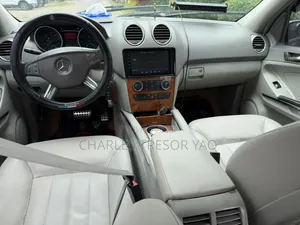 Mercedes-Benz M Class ML 350 AWD 4Matic (3.5L V6 7A) 2006 Noir