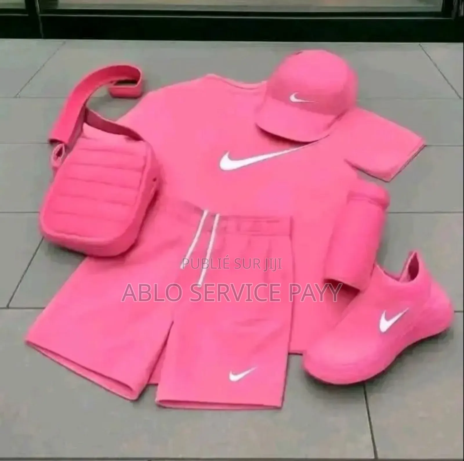 Complet Disponible