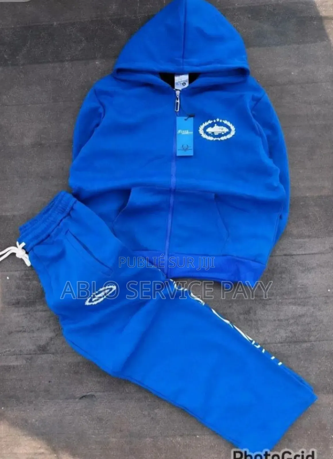 Compris Disponible