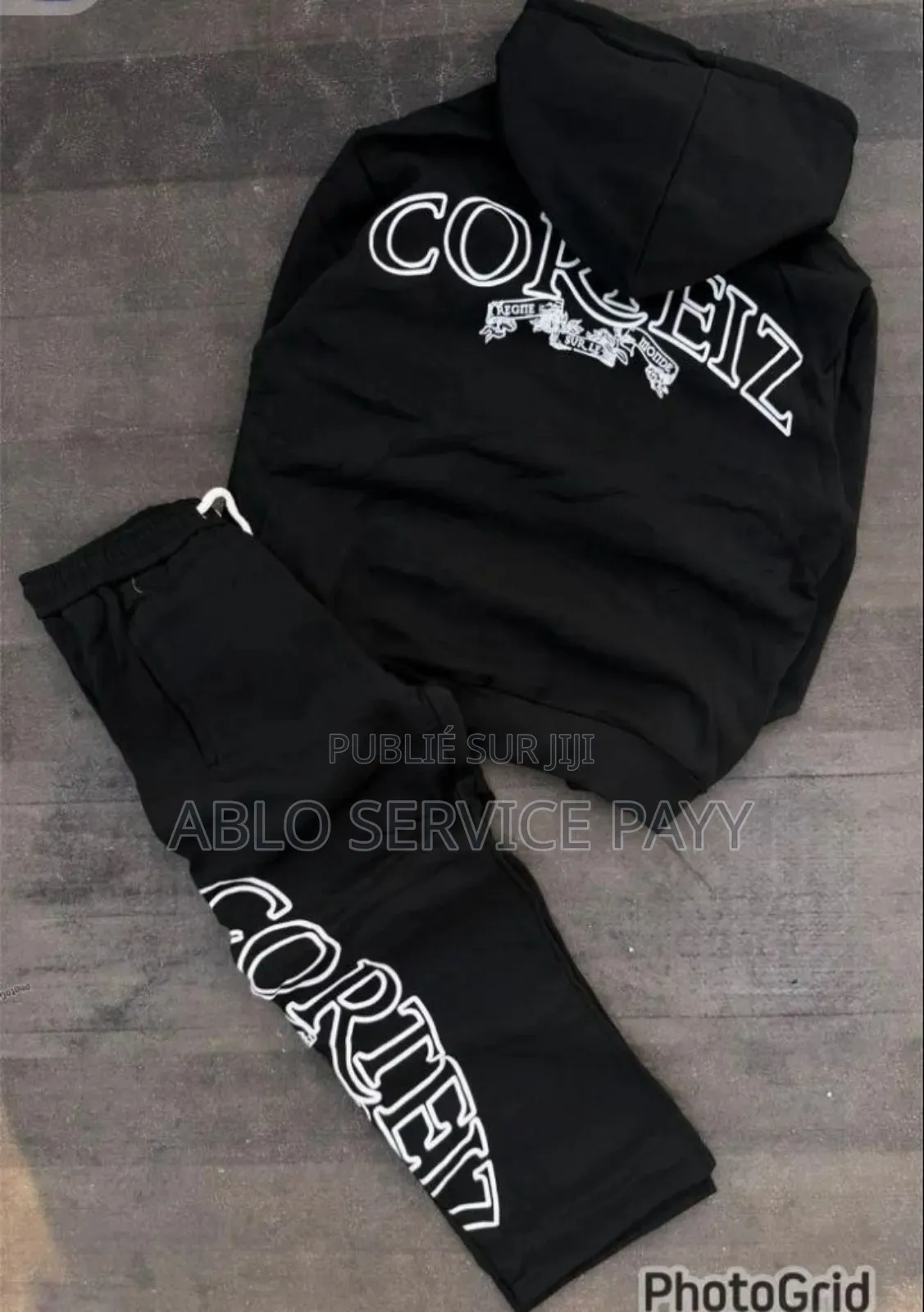 Compris Disponible