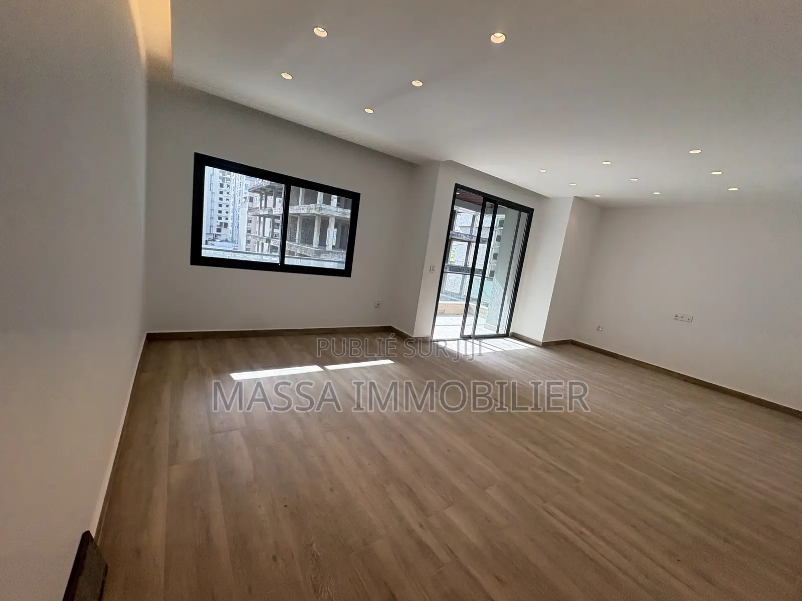 3chbre Appartement dans Massa Immobilier, Marcory à Louer