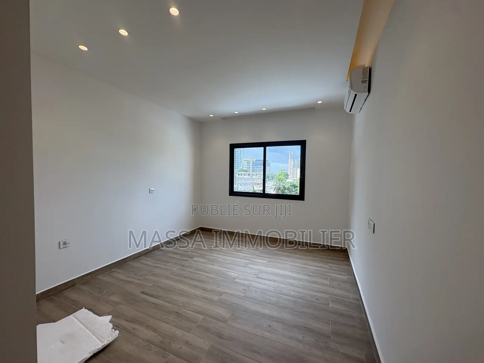 3chbre Appartement dans Massa Immobilier, Marcory à Louer