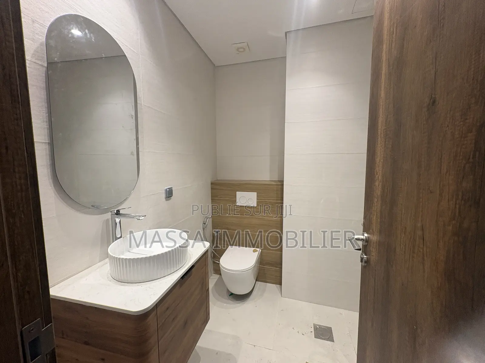 3chbre Appartement dans Massa Immobilier, Marcory à Louer