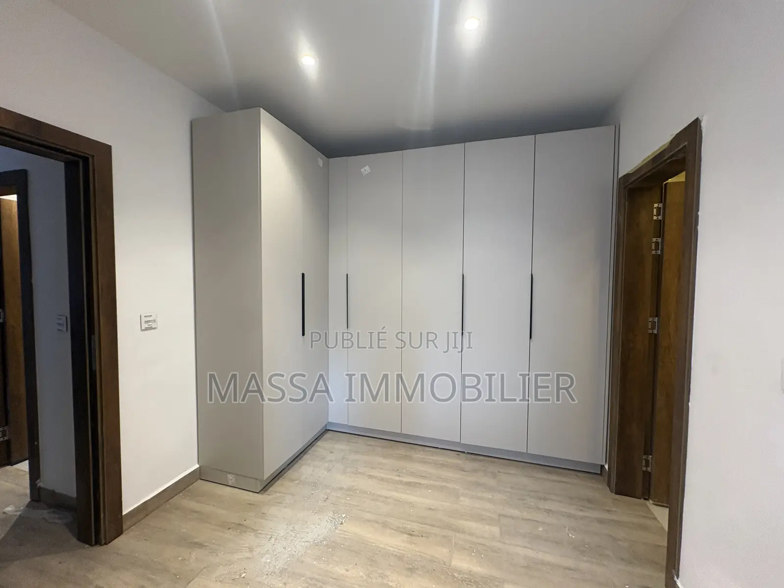 3chbre Appartement dans Massa Immobilier, Marcory à Louer