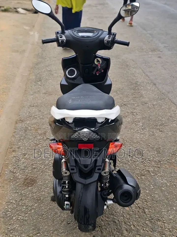 Nouveau Yamaha Autre 2023 Noir