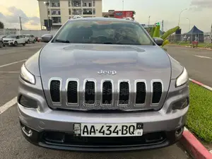 Jeep Cherokee Latitude 4x4 2018 Gris