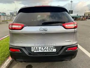 Jeep Cherokee Latitude 4x4 2018 Gris