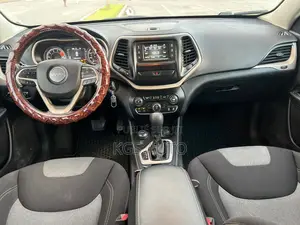 Jeep Cherokee Latitude 4x4 2018 Gris