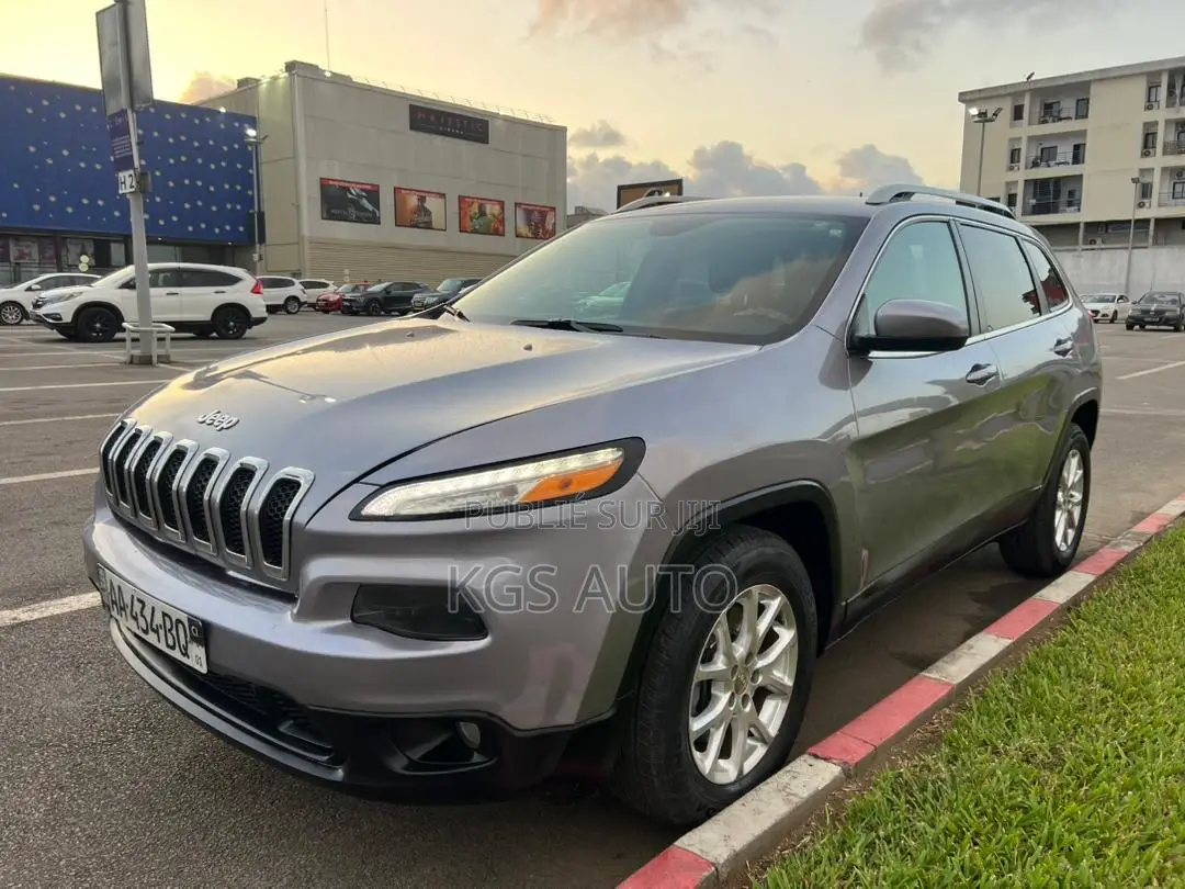 Jeep Cherokee Latitude 4x4 2018 Gris