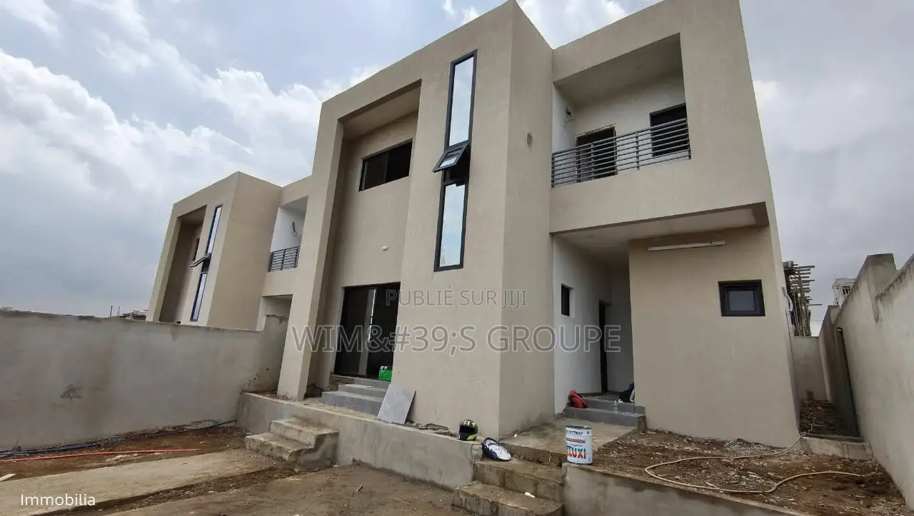 4chbre Duplex dans Wims Immobilier, Bingerville à Vendre