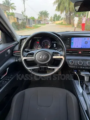 Hyundai Elantra 2023 Bordeaux