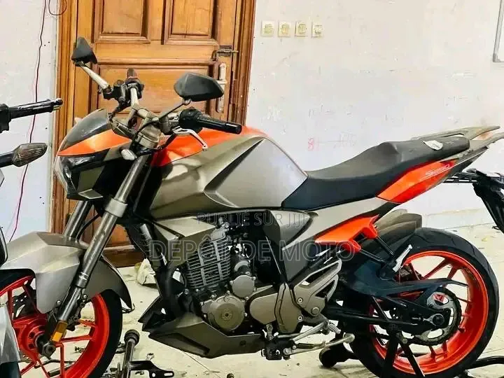 Nouveau Zontes ZT250-R 2026 Gris