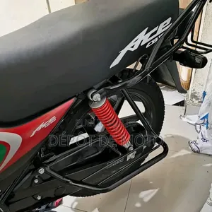 Nouveau Honda CB 2025 Rouge