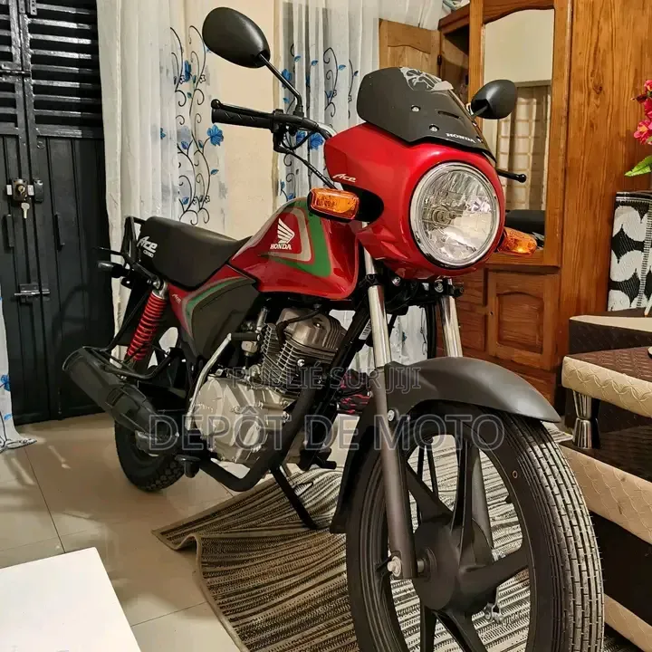 Nouveau Honda CB 2025 Rouge