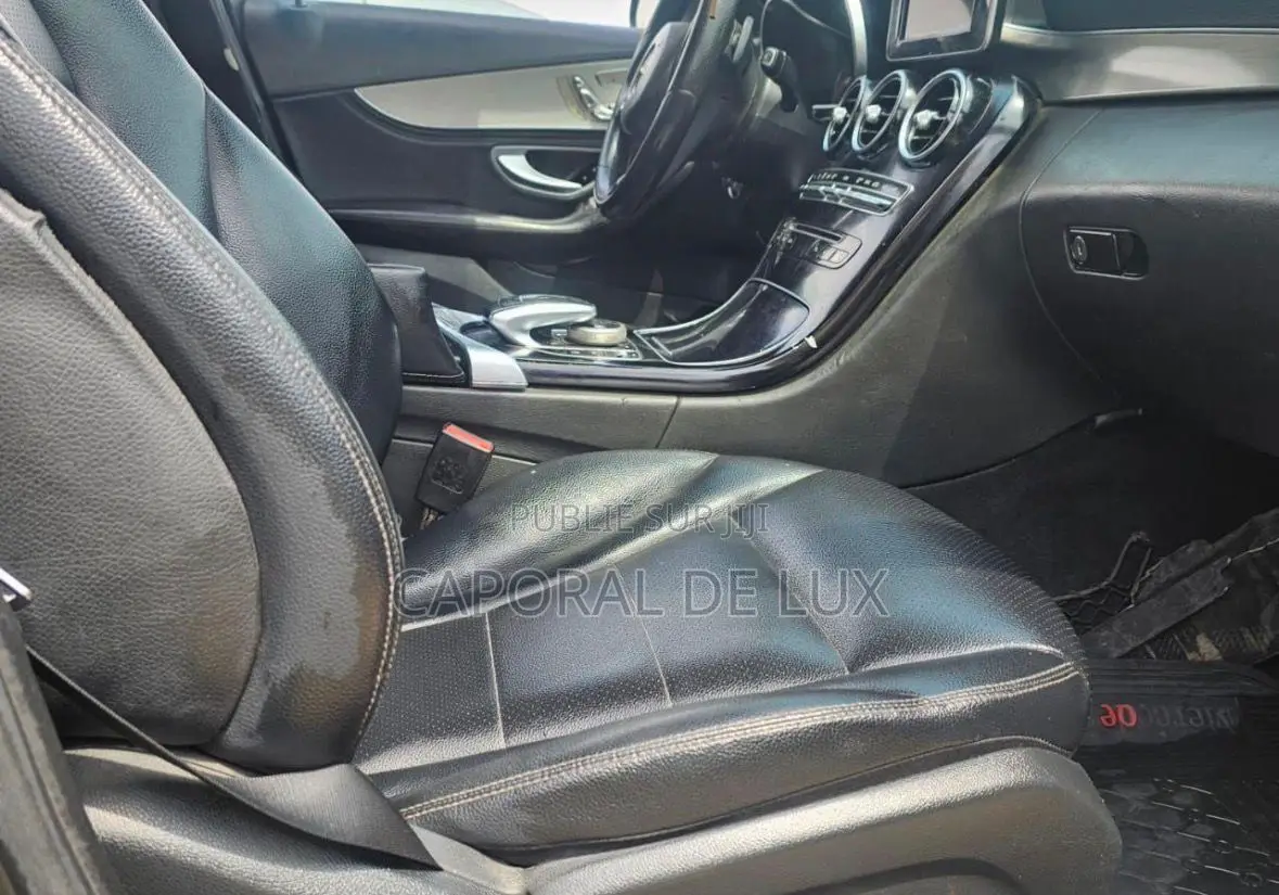 Mercedes-Benz C300 Sport 4dr AWD 4Matic Sedan (2.0L 4cyl 7A) 2015 Noir