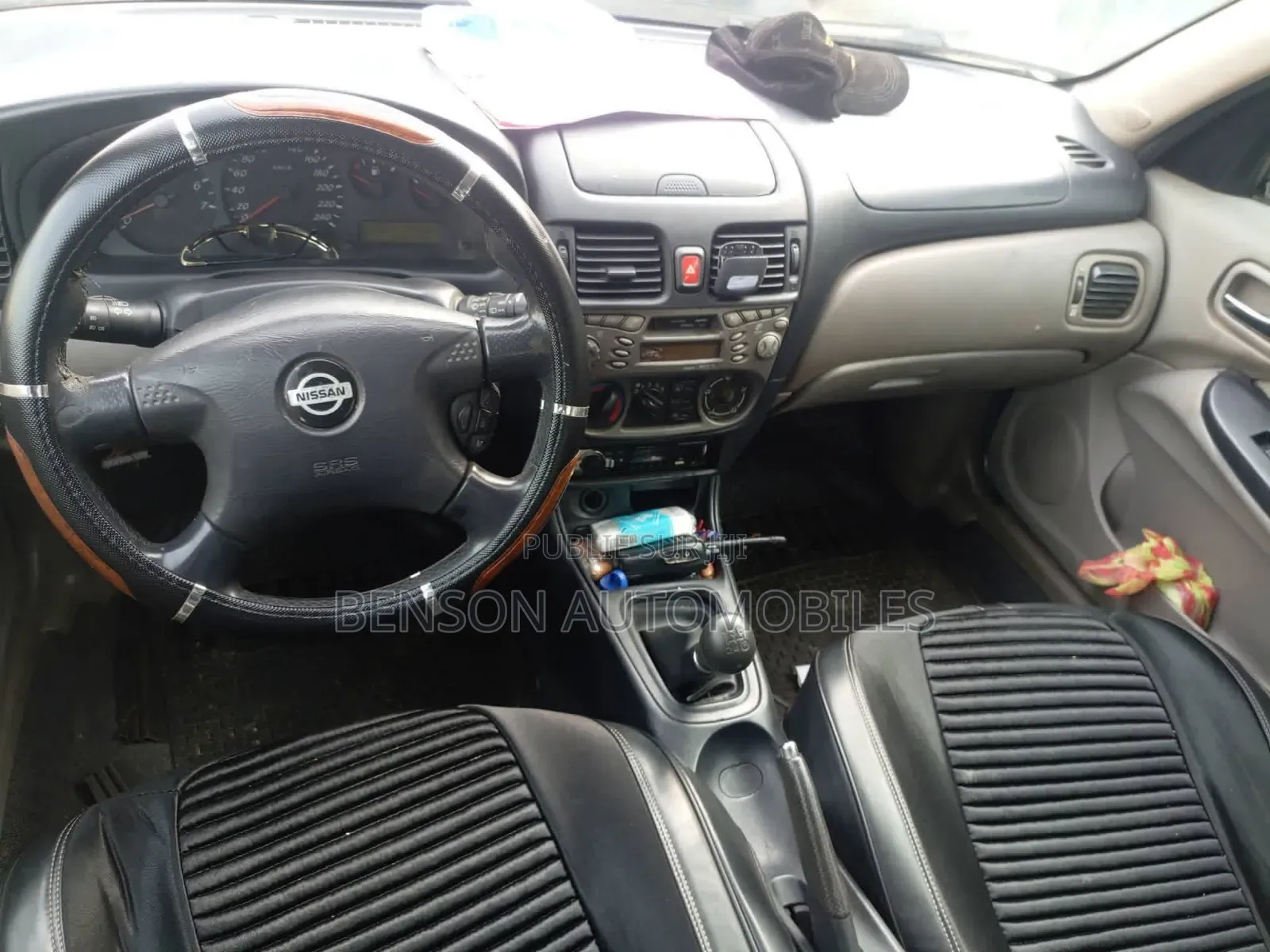 Nissan Almera Tino 2002 Gris
