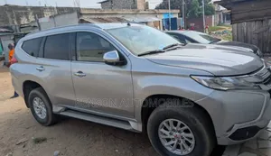 Mitsubishi Pajero Sport 2021 Gris