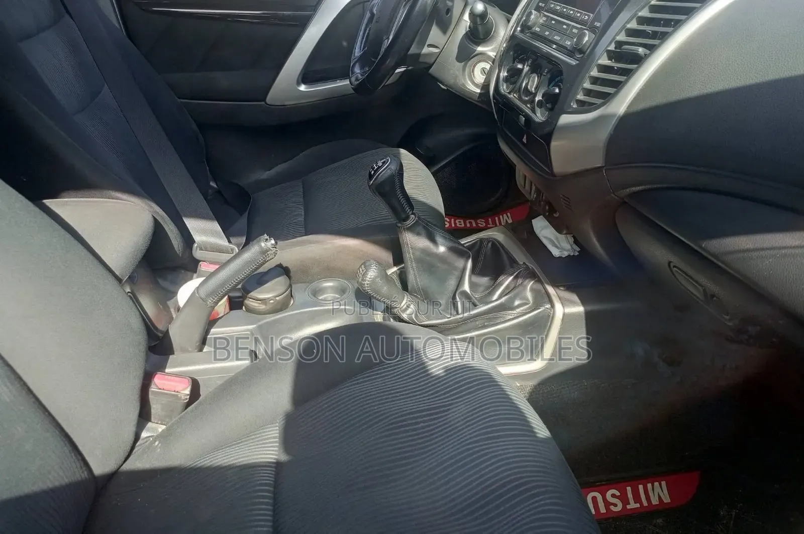 Mitsubishi Pajero Sport 2021 Gris