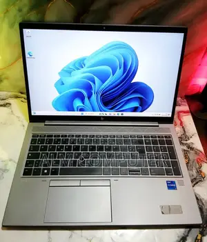 Ordinateur portable HP ZBook 15 16GB Intel Core i7 SSD 512GB