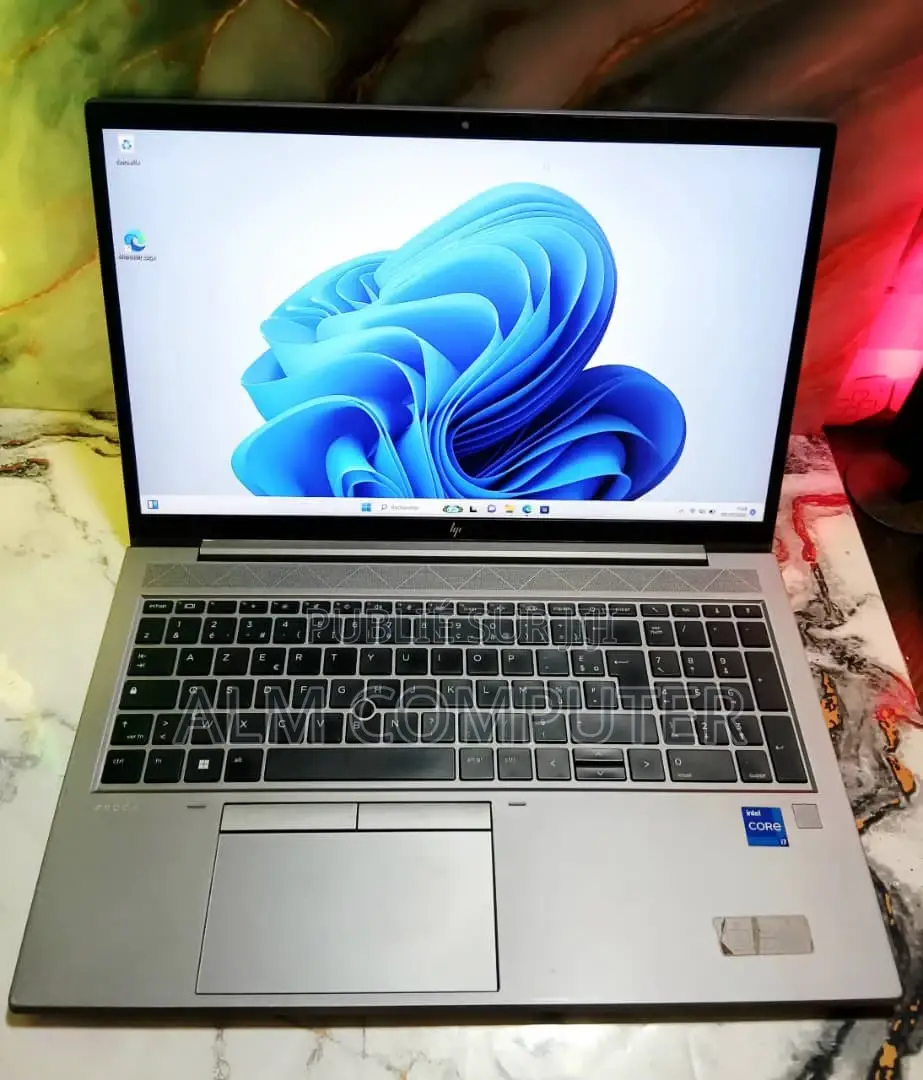 Ordinateur portable HP ZBook 15 16GB Intel Core i7 SSD 512GB
